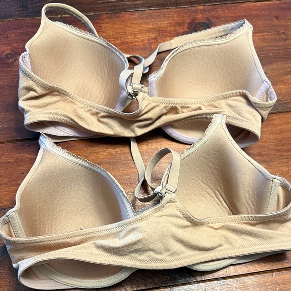 Victoria's Secret Cream Underwire Bra Duo  Front Closure size 38C - Picture 4 of 5
